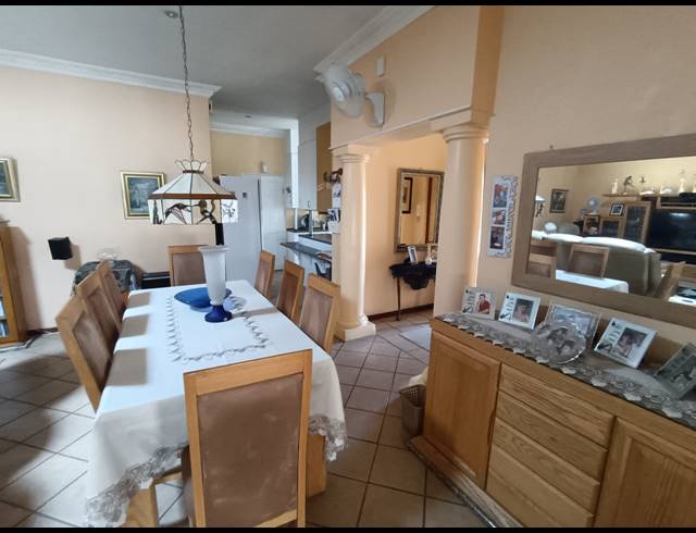 3 BEDROOM TOWNHOUSE FOR SALE IN PROTEA PARK